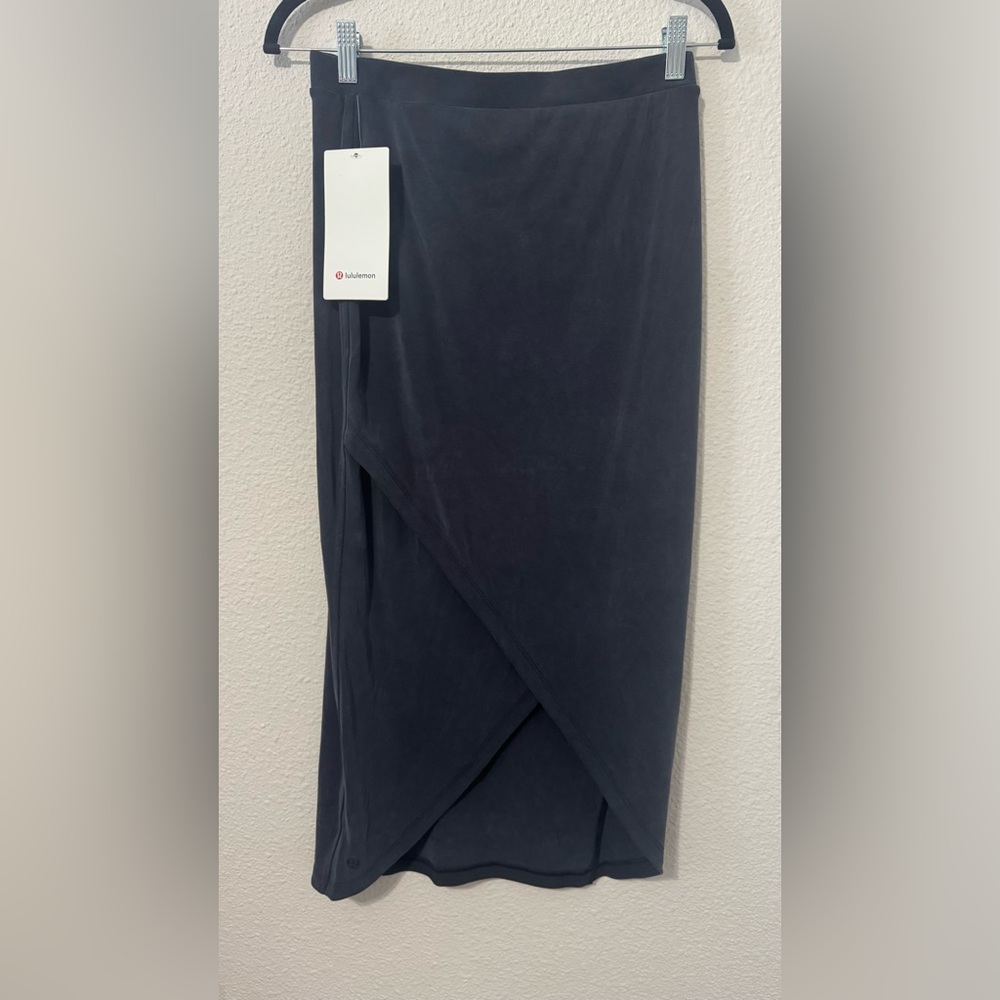 Lululemon Drapey Softstreme Column Midi Skirt-Size Medium NWT - Picture 5 of 13